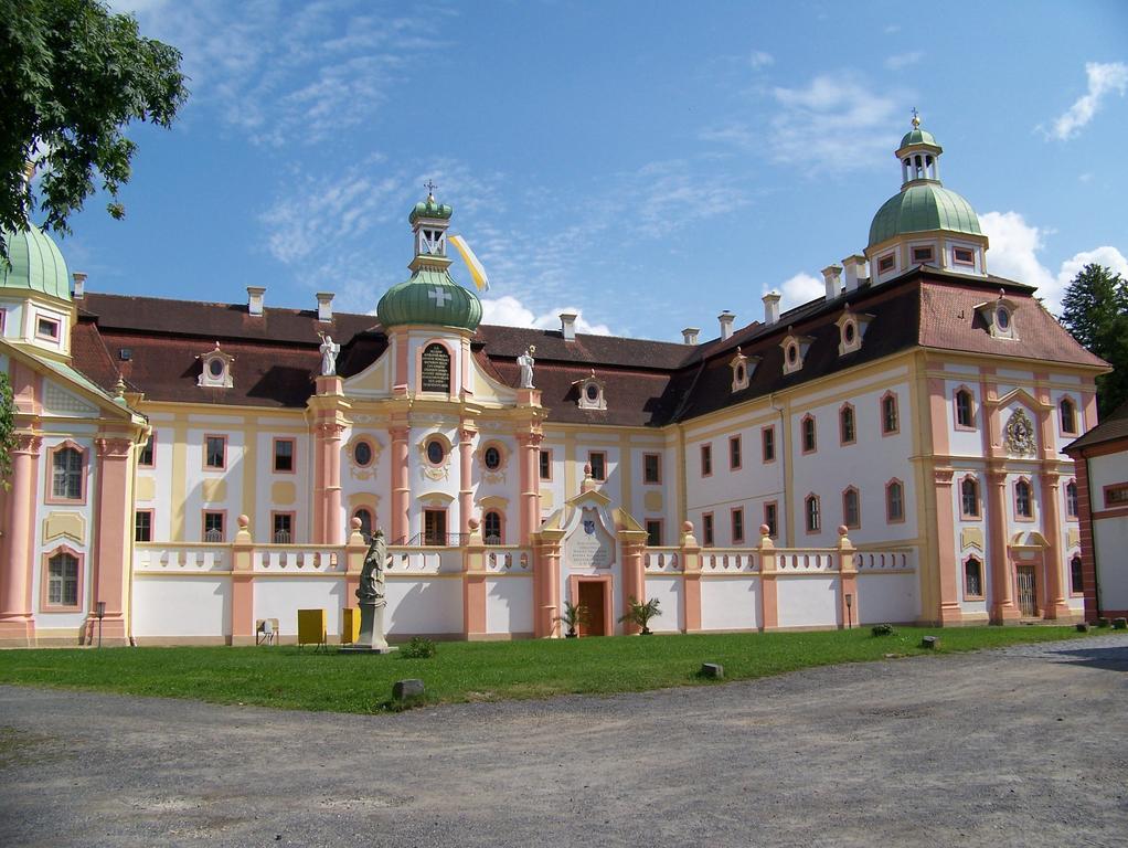Gaestehaeuser St. Marienthal
